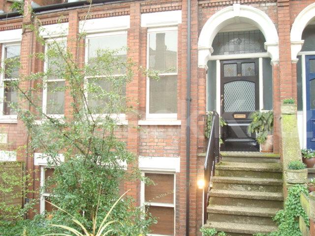 			NEW REFURB!!!, 2 Bedroom, 1 bath, 1 reception Flat			 Tollington Park, FINSBURY PARK